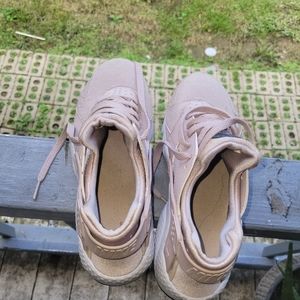 Lavenderhuarache shoes size 6